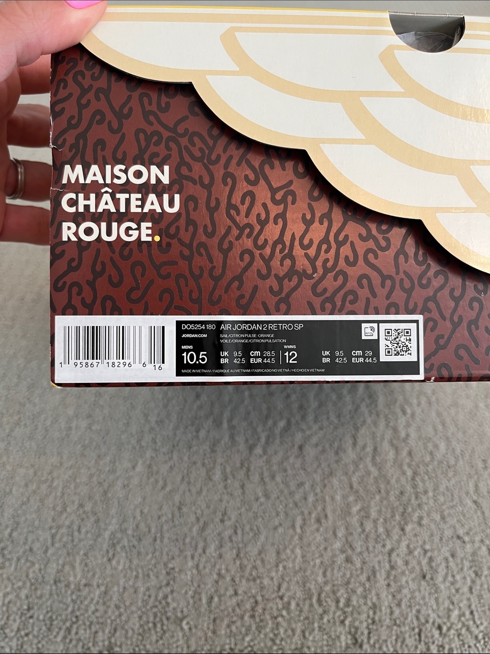Men’s Jordan 2 Retro Maison Chateau Rouge High Tops - Picture 10 of 10
